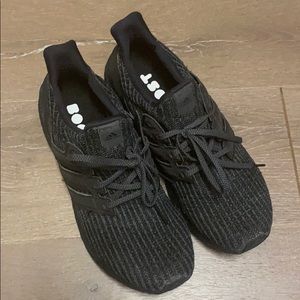 Men’s size 9 Adidas Boost